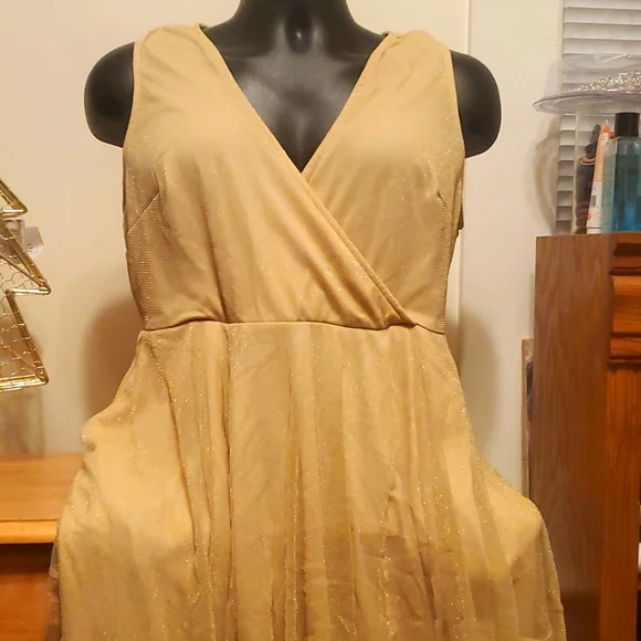 torrid gold dress Selena Gomez Grape Velvet 2023 Golden Globes Awards Dress